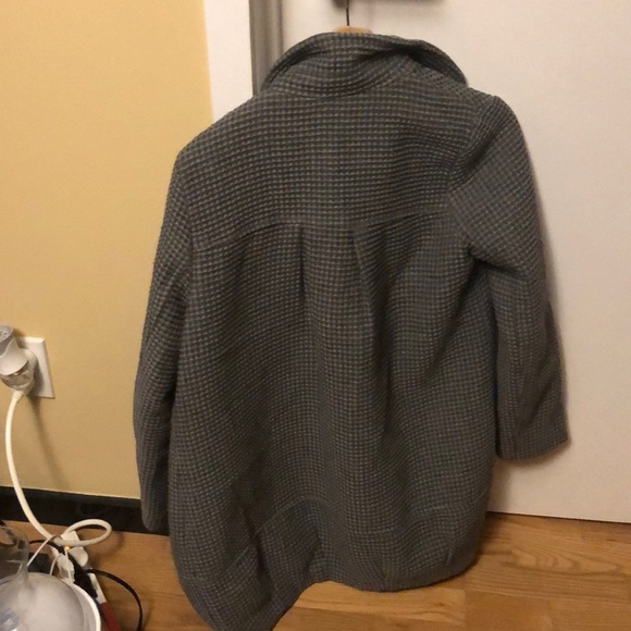 Nice coat - Picture 2 of 3